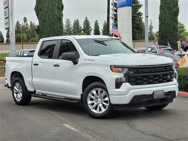 Used 2022 Chevrolet Silverado 1500 Custom image 2
