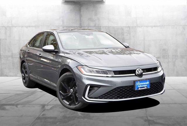 New 2026 Volkswagen Jetta SE image 2
