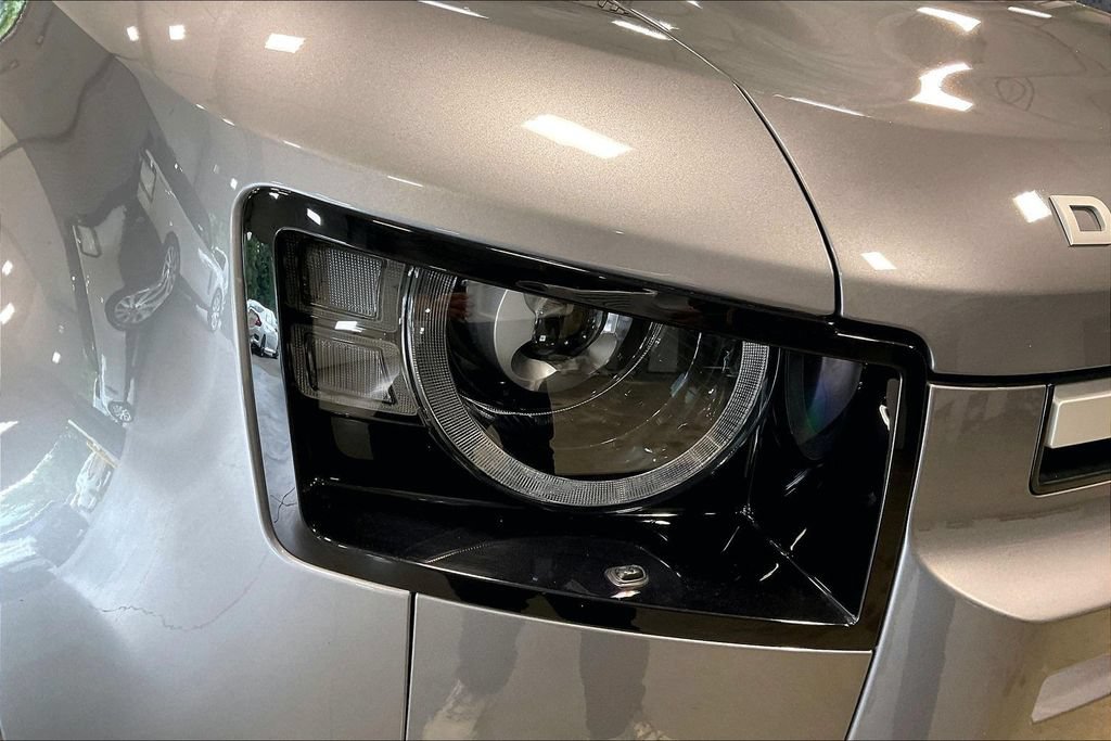 Used 2024 Land Rover Defender 110 S AWD/4WD image 33