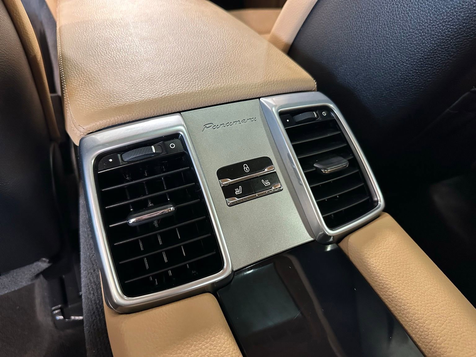 Used 2016 Porsche Panamera 4 AWD/4WD image 20