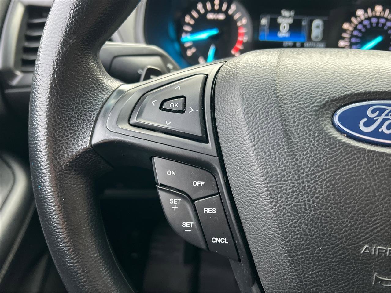 Used 2018 Ford Edge SE image 35