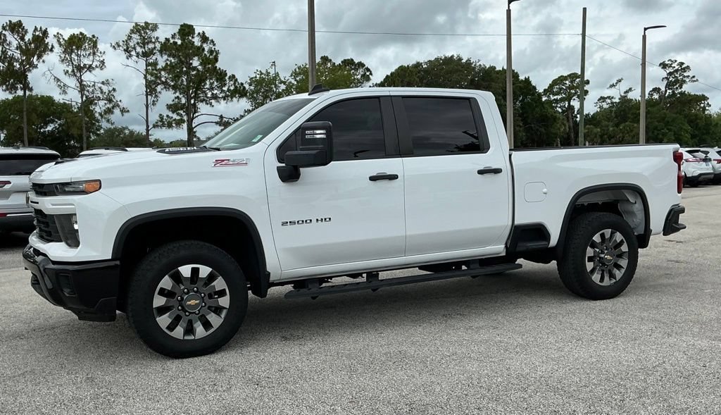 Used 2024 Chevrolet Silverado 2500 Custom w/ Custom Convenience Package AWD/4WD image 3