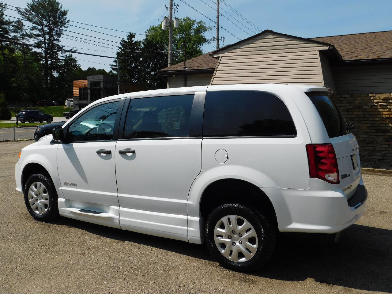 Used 2019 Dodge Grand Caravan SE image 13
