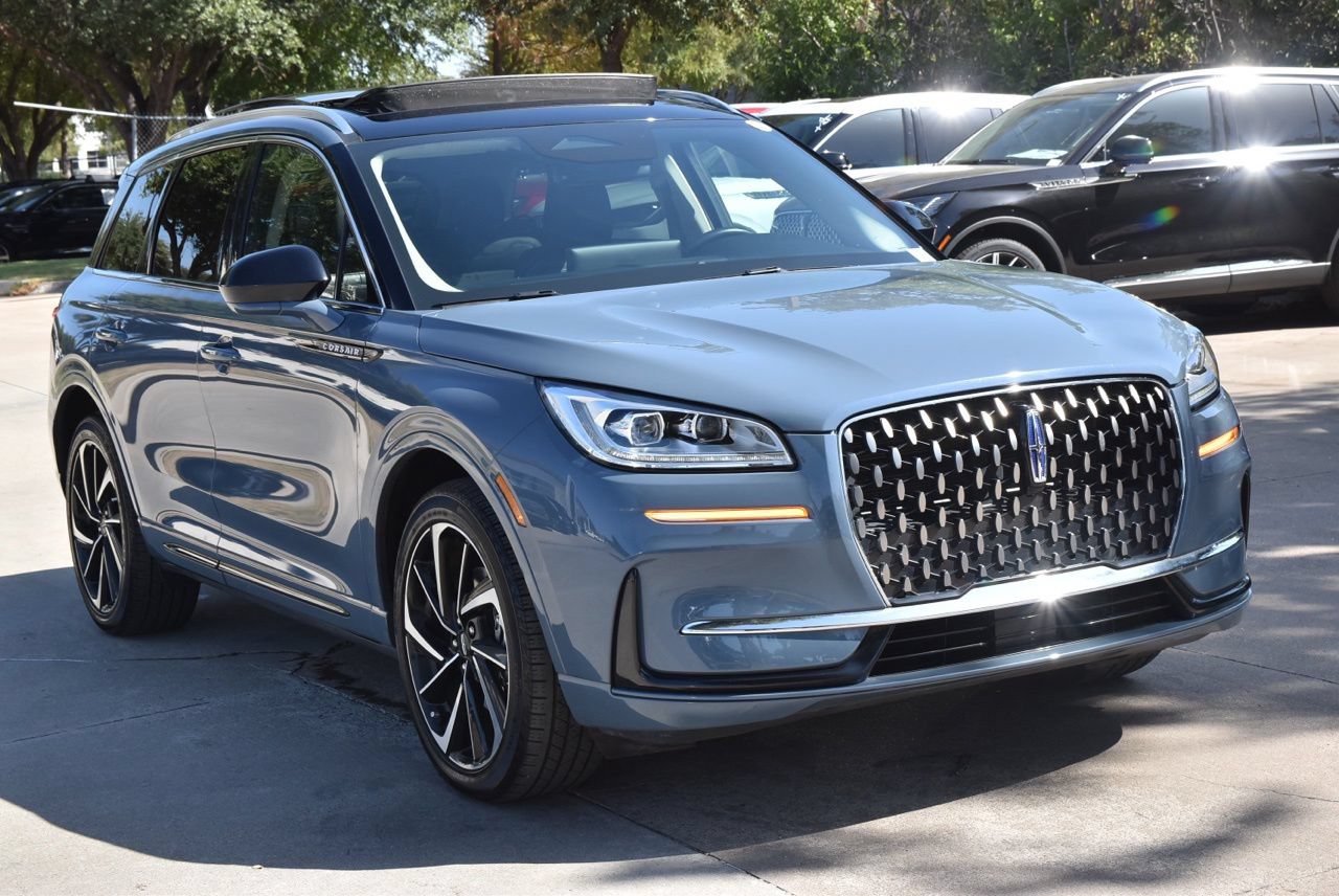 Certified 2024 Lincoln Corsair Grand Touring AWD/4WD image 4