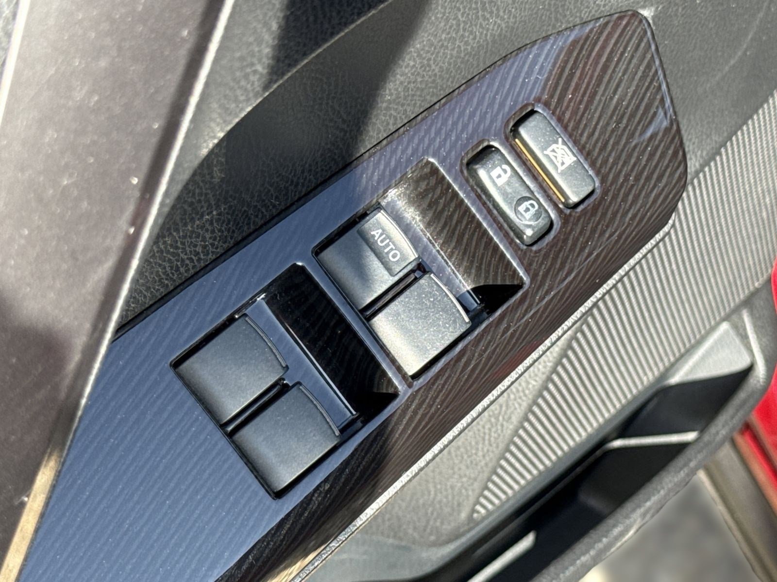 Used 2018 Toyota RAV4 SE w/ Power Extra Value Package image 8