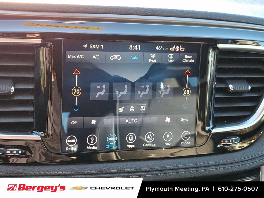 Used 2018 Chrysler Pacifica Limited FWD image 22
