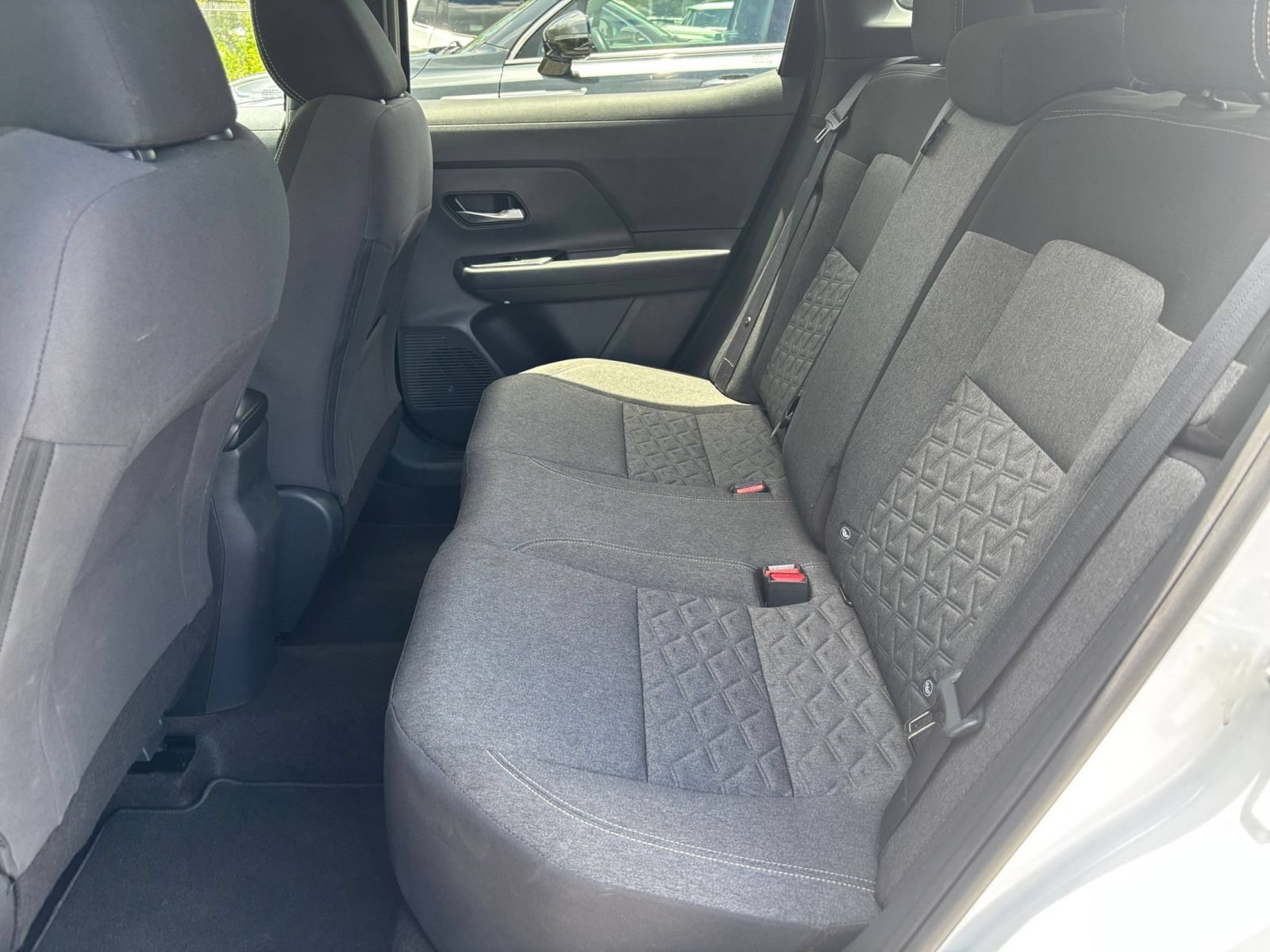 Used 2025 Nissan Kicks SV AWD/4WD image 23
