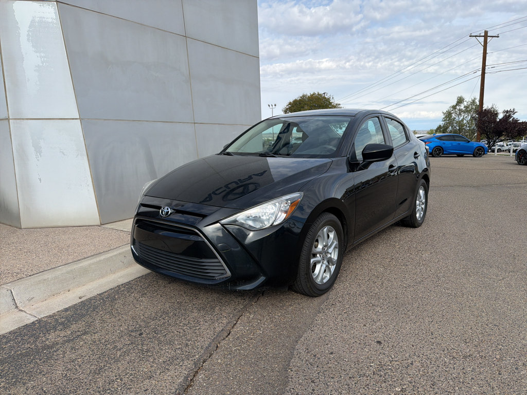 Used 2018 Toyota Yaris iA FWD image 2