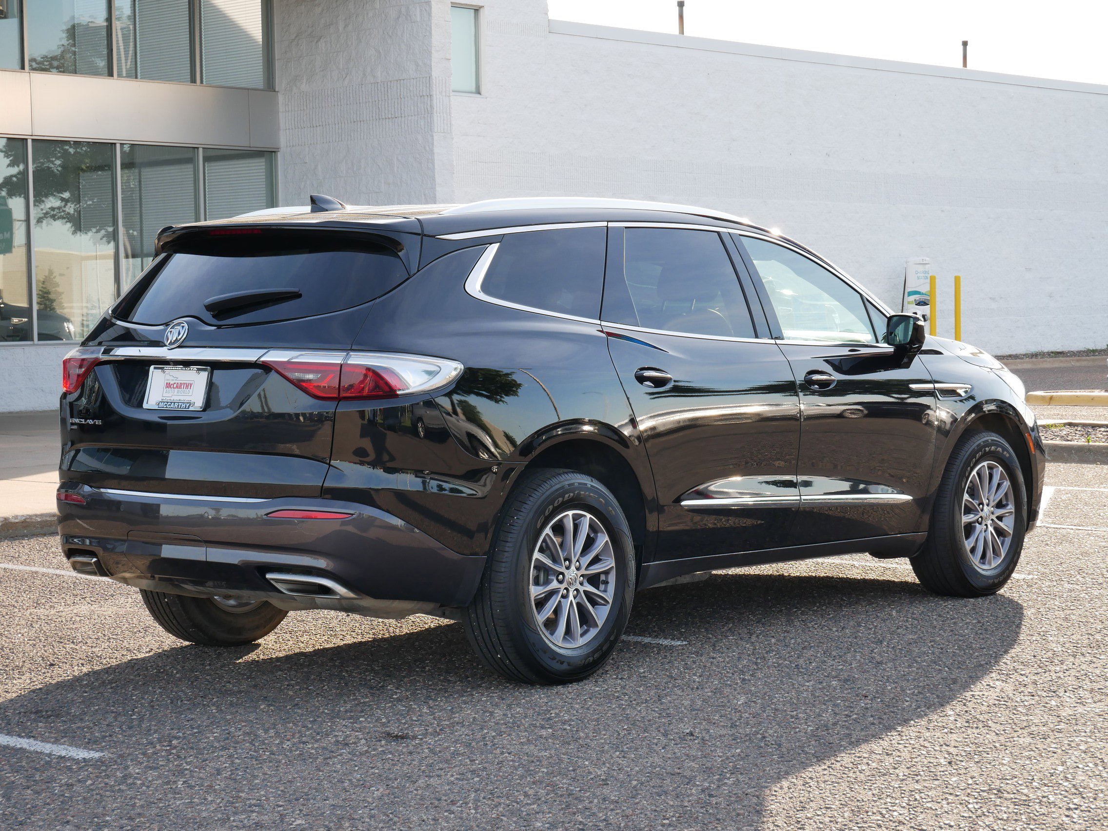 Used 2024 Buick Enclave Essence w/ Trailering Package, 5000 lbs. AWD/4WD image 3