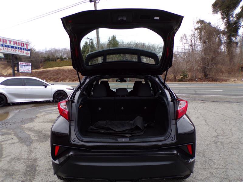 Used 2018 Toyota C-HR XLE image 37