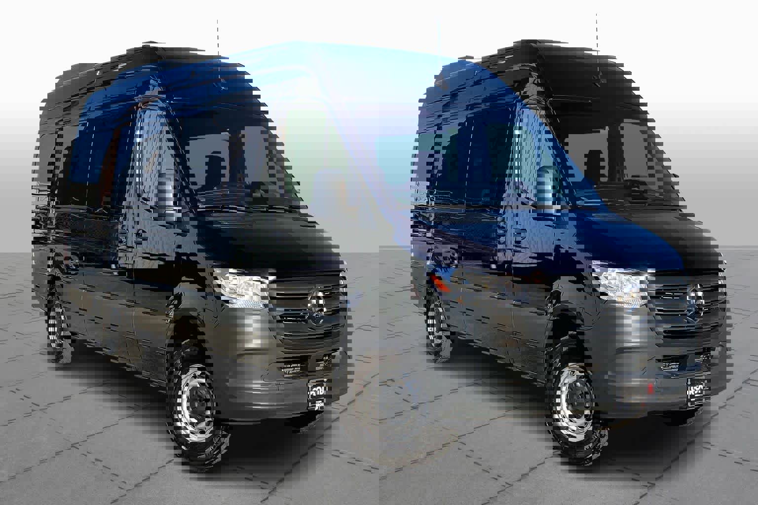 Used 2025 Mercedes-Benz Sprinter 2500 image 3