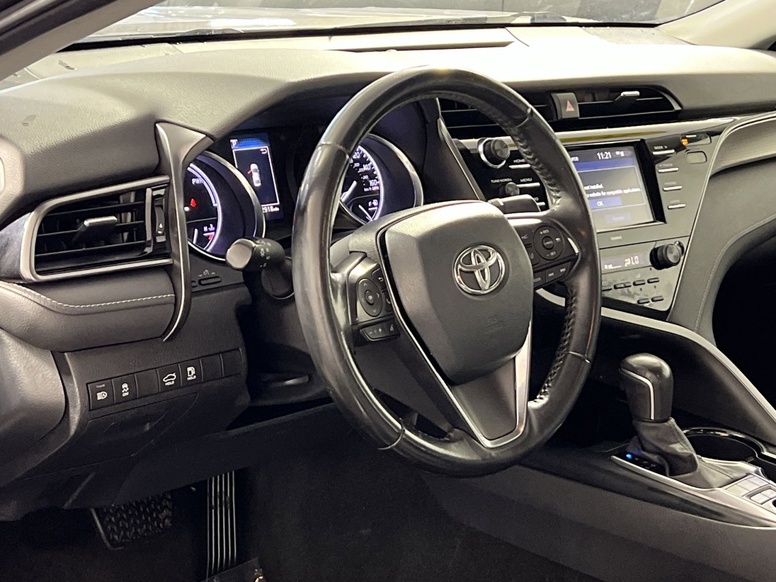 Used 2020 Toyota Camry SE image 16