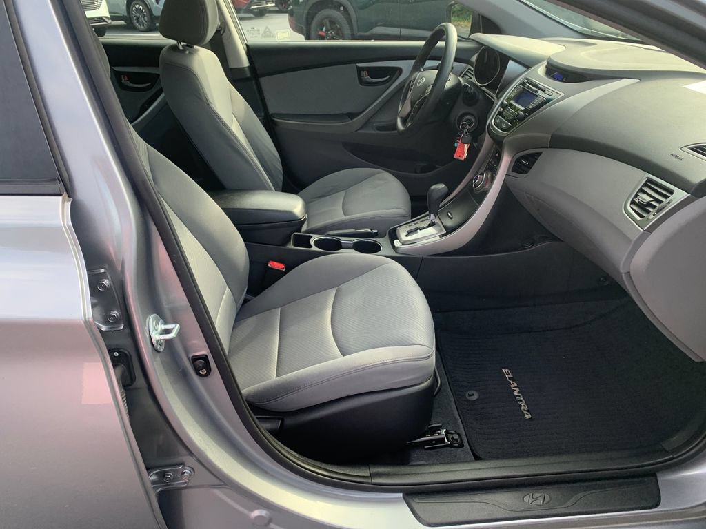 Used 2013 Hyundai Elantra GLS w/ Preferred Pkg FWD image 30