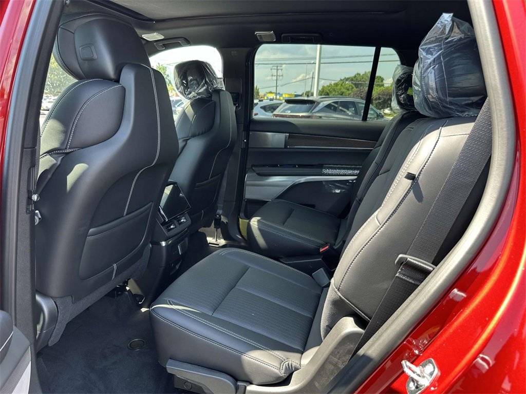 New 2026 Cadillac Vistiq Sport image 13