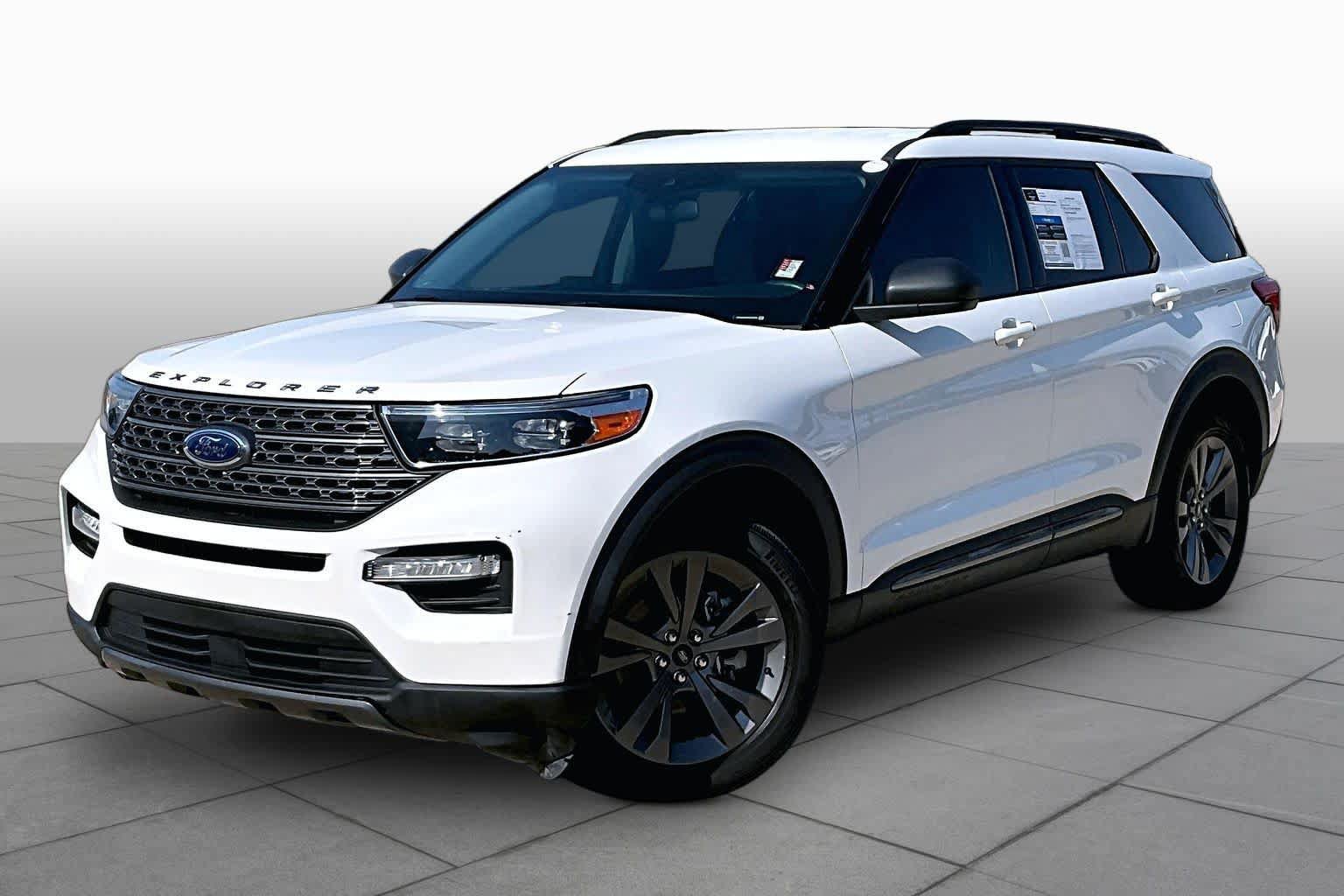 Used 2021 Ford Explorer XLT w/ Equipment Group 202A AWD/4WD image 3