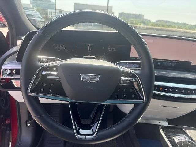 Used 2024 Cadillac Lyriq Luxury w/ LPO, Floor Liner Package AWD/4WD image 9