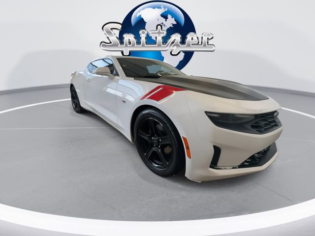 Used 2021 Chevrolet Camaro LT RWD image 4