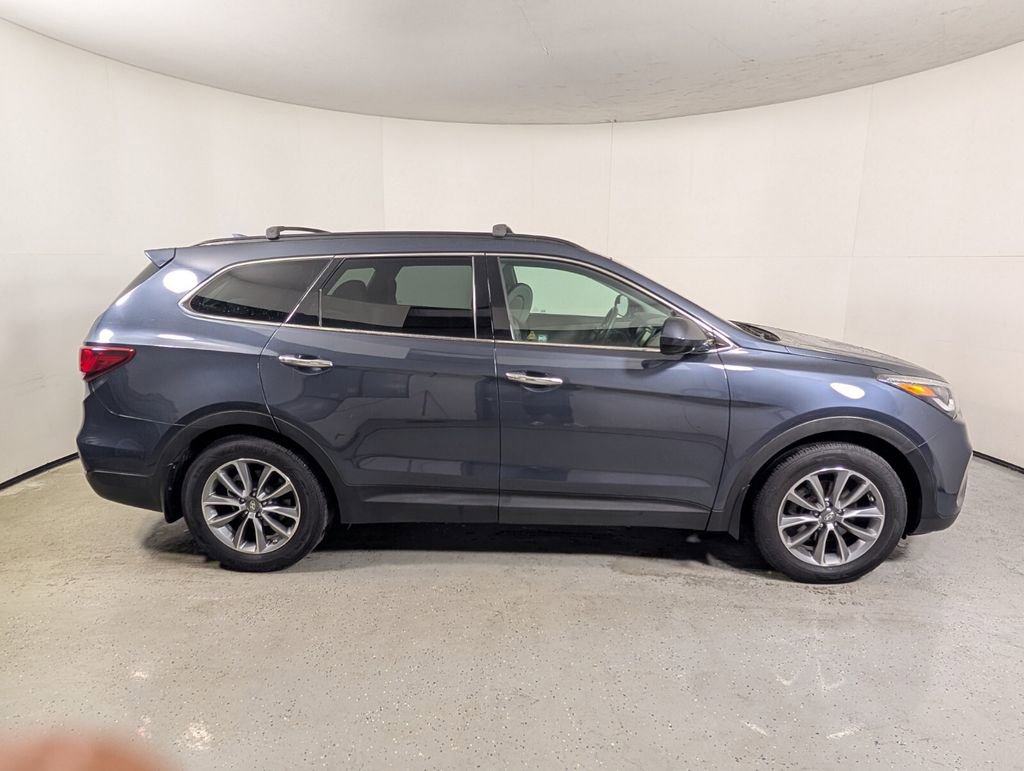 Used 2018 Hyundai Santa Fe SE image 9