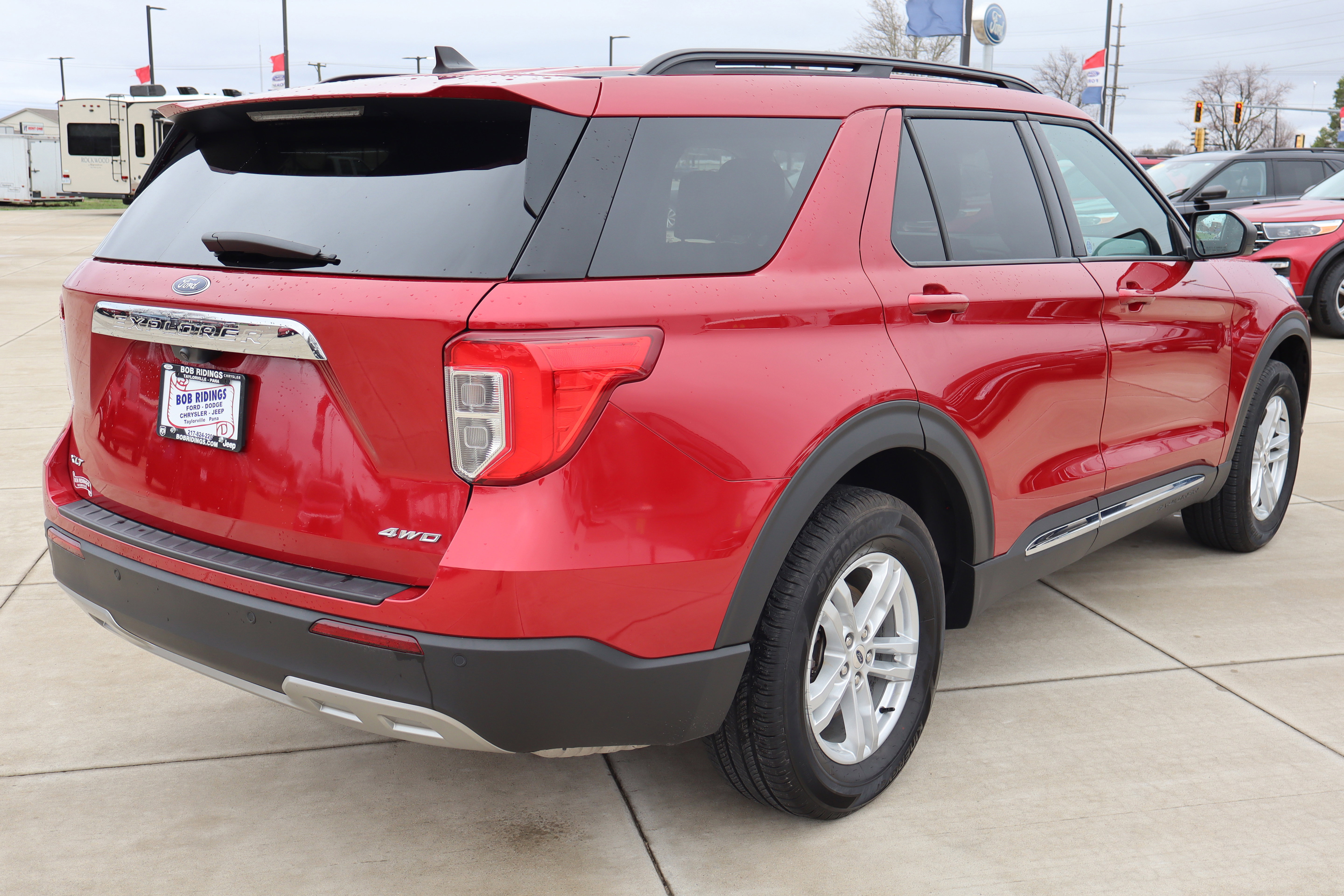 Used 2023 Ford Explorer XLT w/ Equipment Group 202A image 6