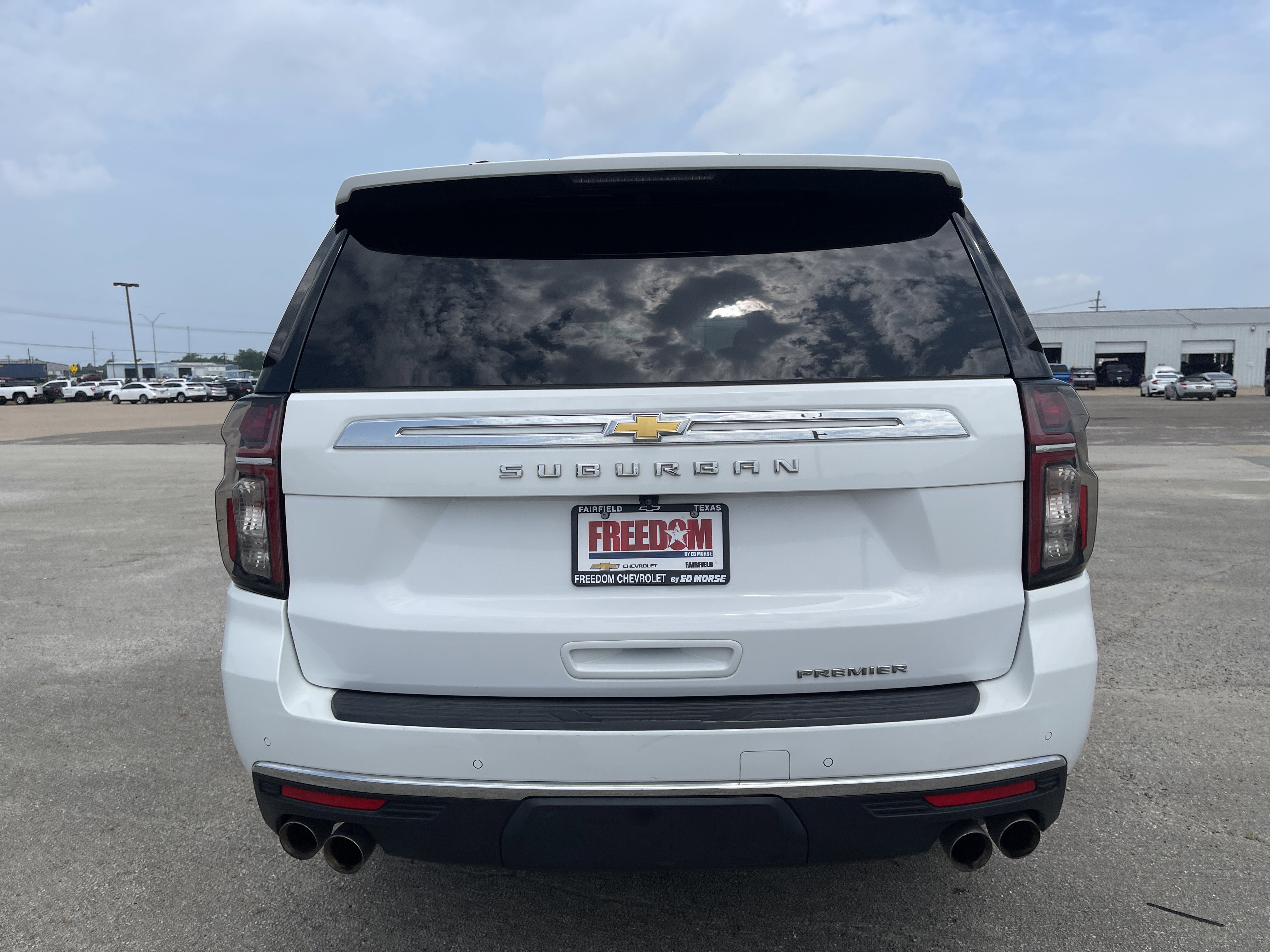 Used 2023 Chevrolet Suburban Premier AWD/4WD image 5