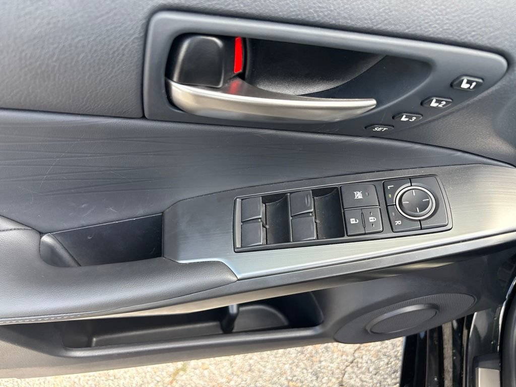Used 2024 Lexus IS 500 RWD image 12