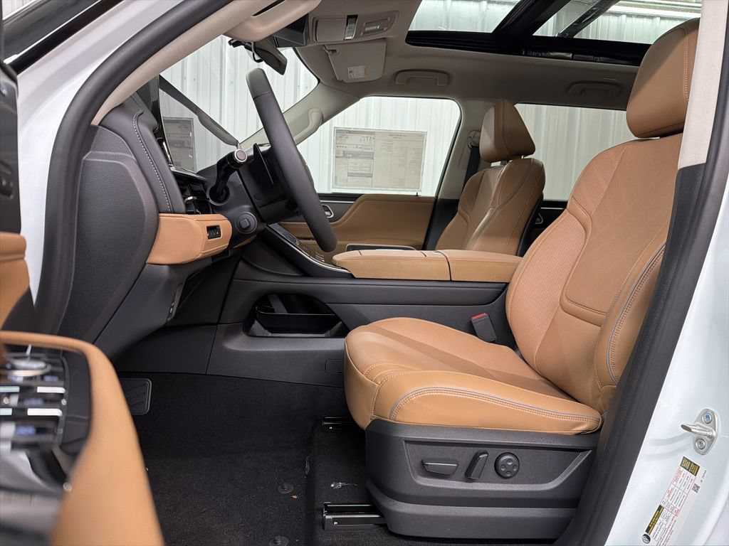 Certified 2026 INFINITI QX80 Luxe w/ Exterior Package AWD/4WD image 13