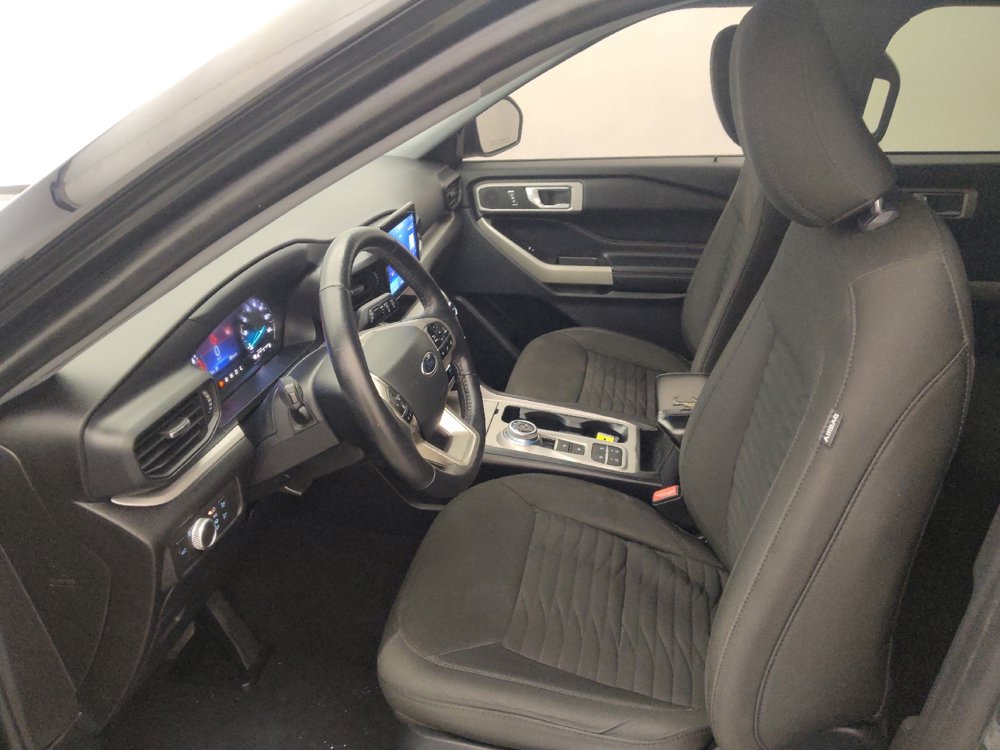 Used 2021 Ford Explorer XLT image 17