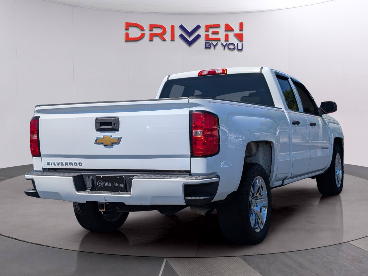 Used 2018 Chevrolet Silverado 1500 Custom w/ Custom Value Package RWD image 4