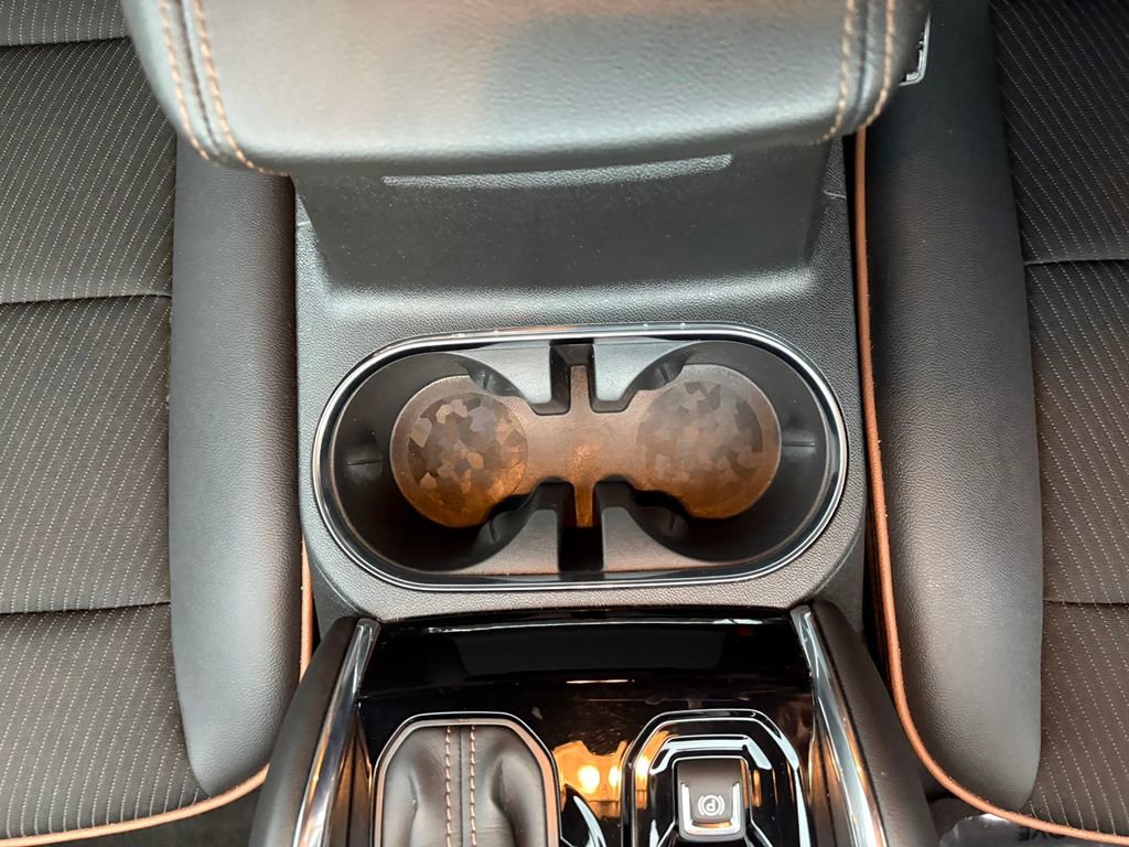 Used 2024 GMC Canyon AT4 image 21