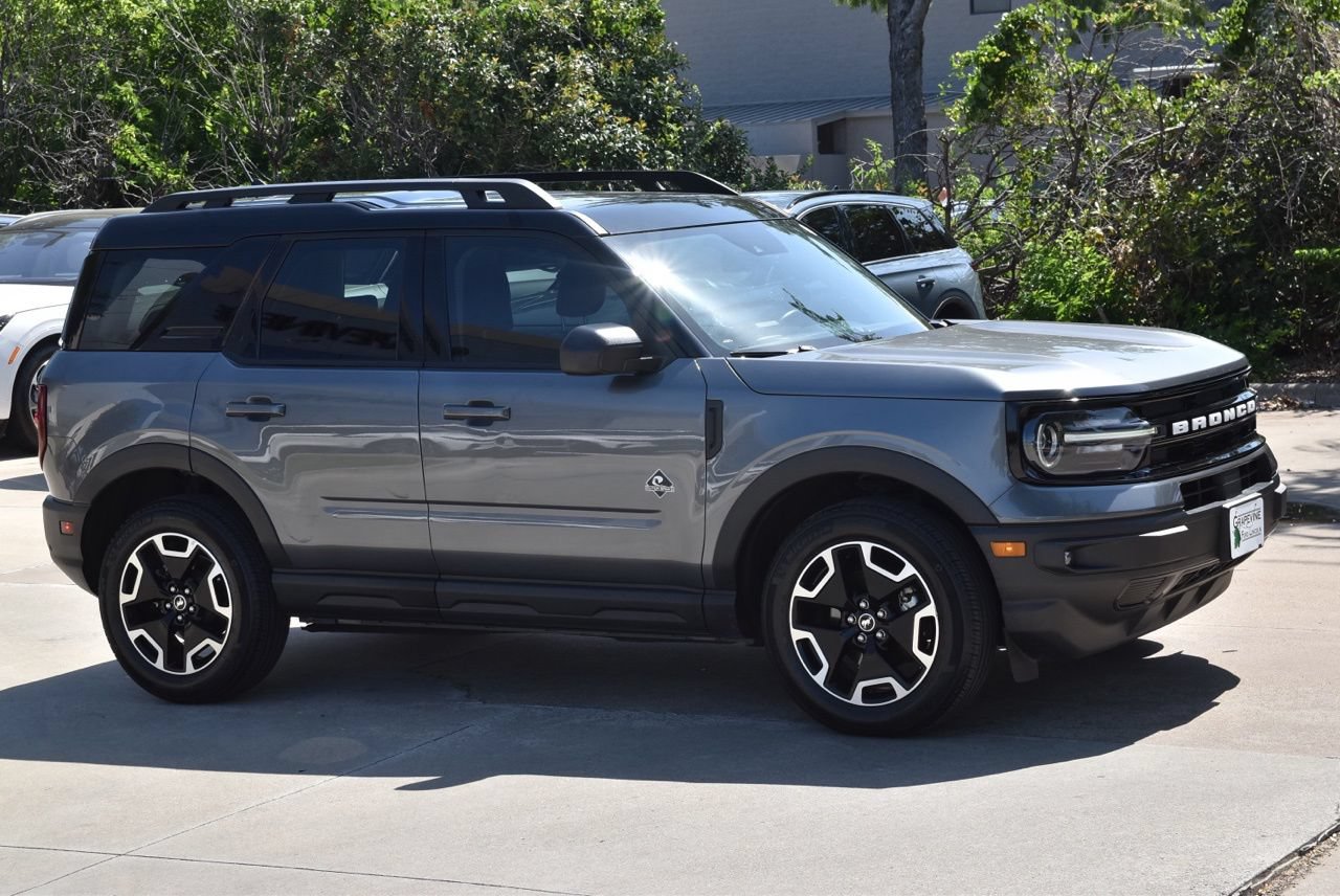 Certified 2023 Ford Bronco Sport Outer Banks w/ Tech Package AWD/4WD image 5