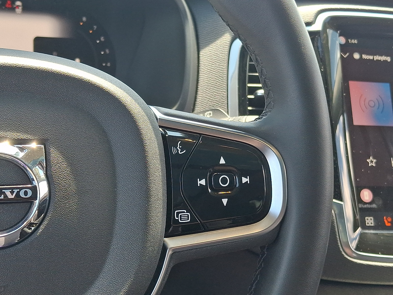 Used 2024 Volvo XC90 B5 Plus AWD/4WD image 23