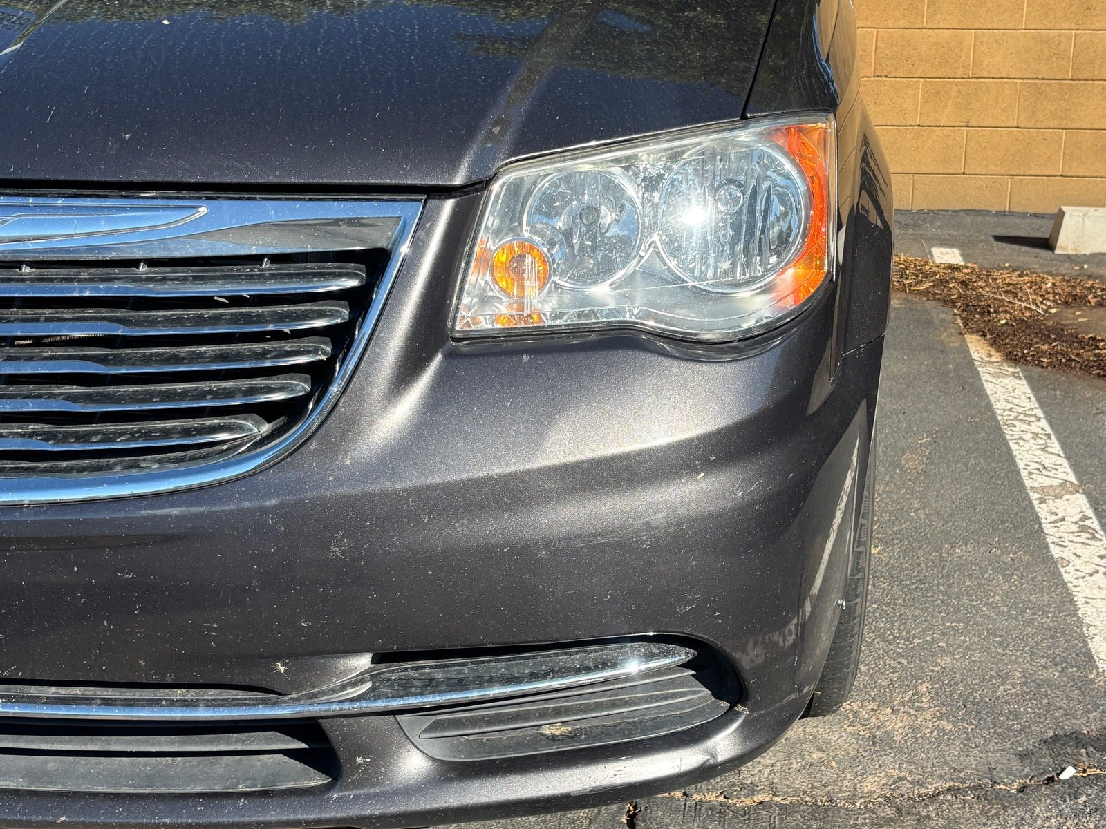 Used 2015 Chrysler Town & Country LX FWD image 7