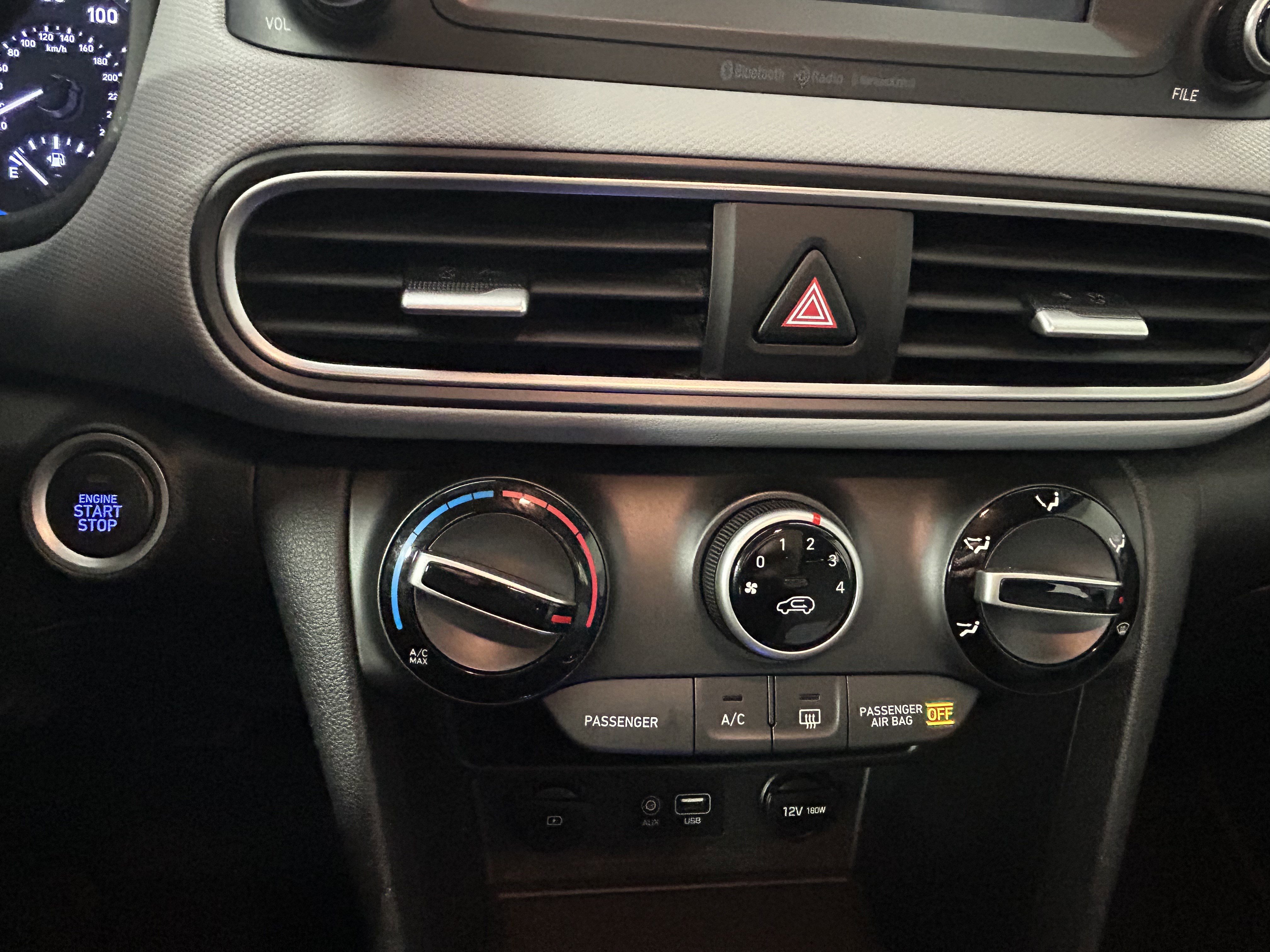 Used 2020 Hyundai Kona SEL w/ Cargo Package image 28