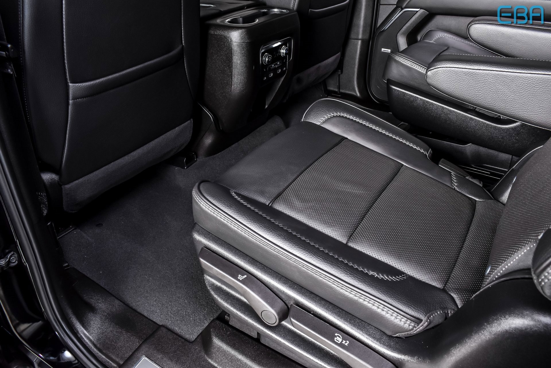 Used 2024 GMC Yukon XL Denali w/ Advanced Technology Package image 18