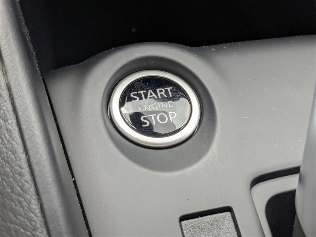 New 2025 Nissan Kicks Play S image 29