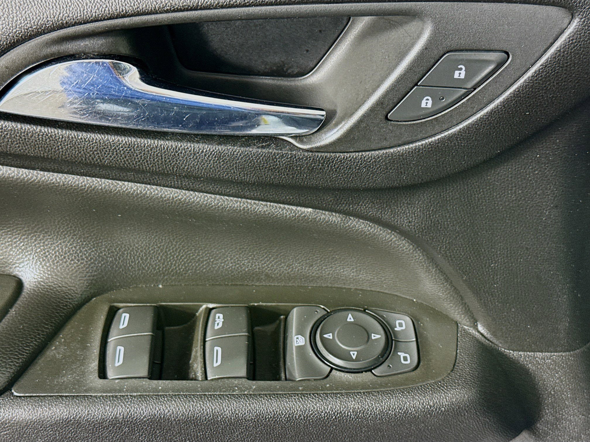 Used 2022 Chevrolet Equinox LT w/ Driver Convenience Package image 24