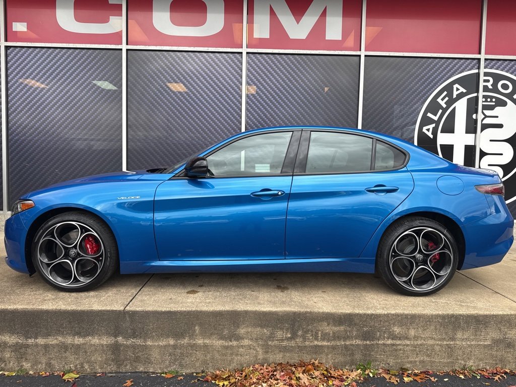 New 2025 Alfa Romeo Giulia AWD w/ Veloce Package AWD image 8