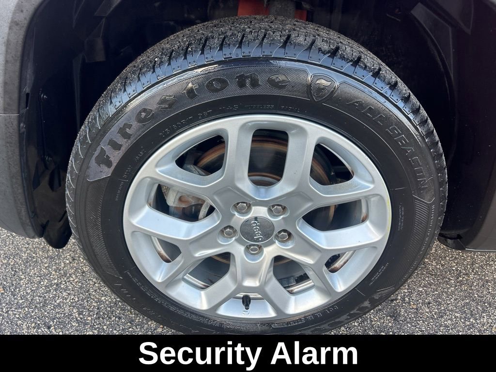 Used 2017 Jeep Renegade Latitude w/ Safety & Security Group image 18