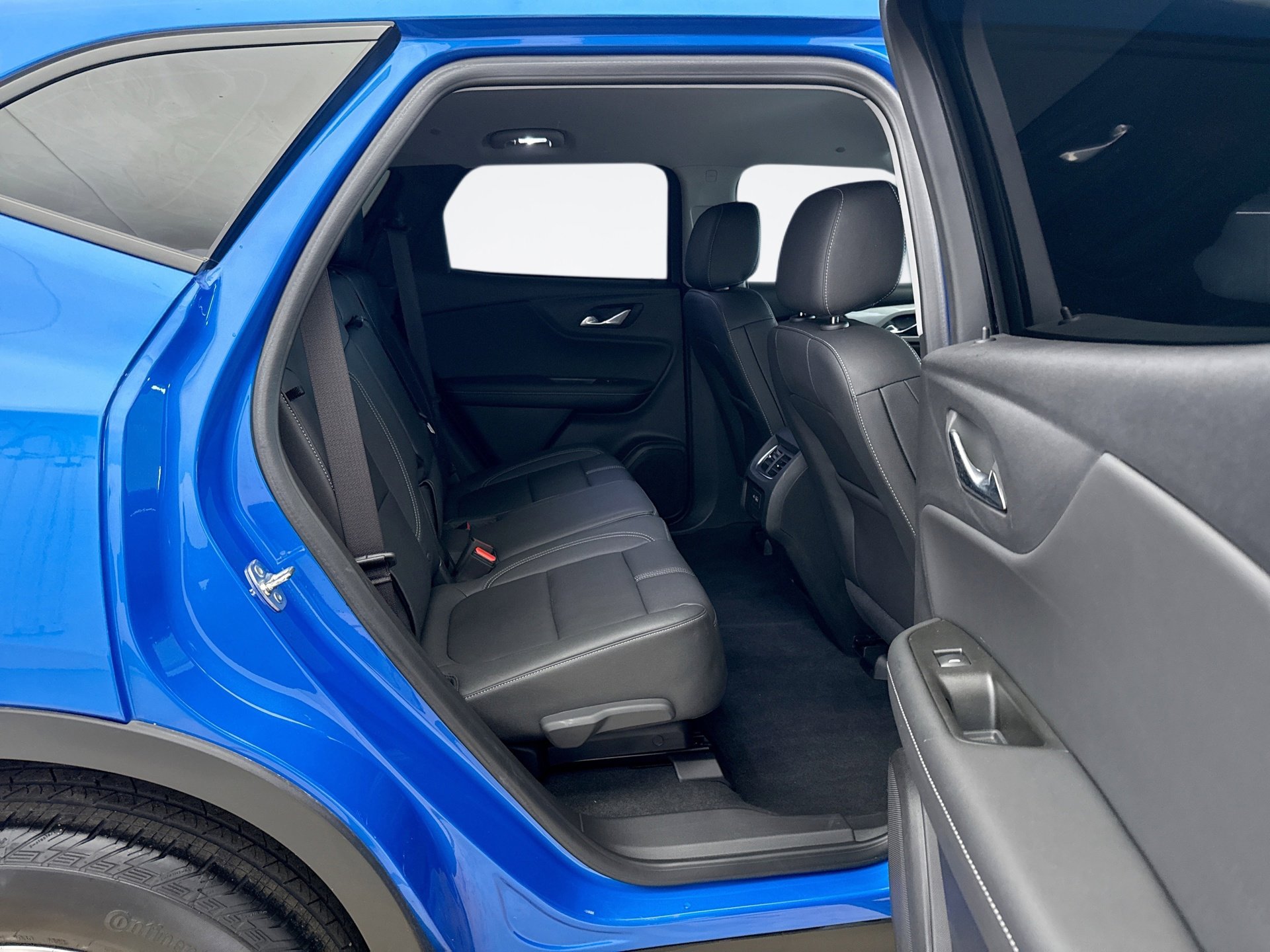 Used 2024 Chevrolet Blazer LT FWD image 17