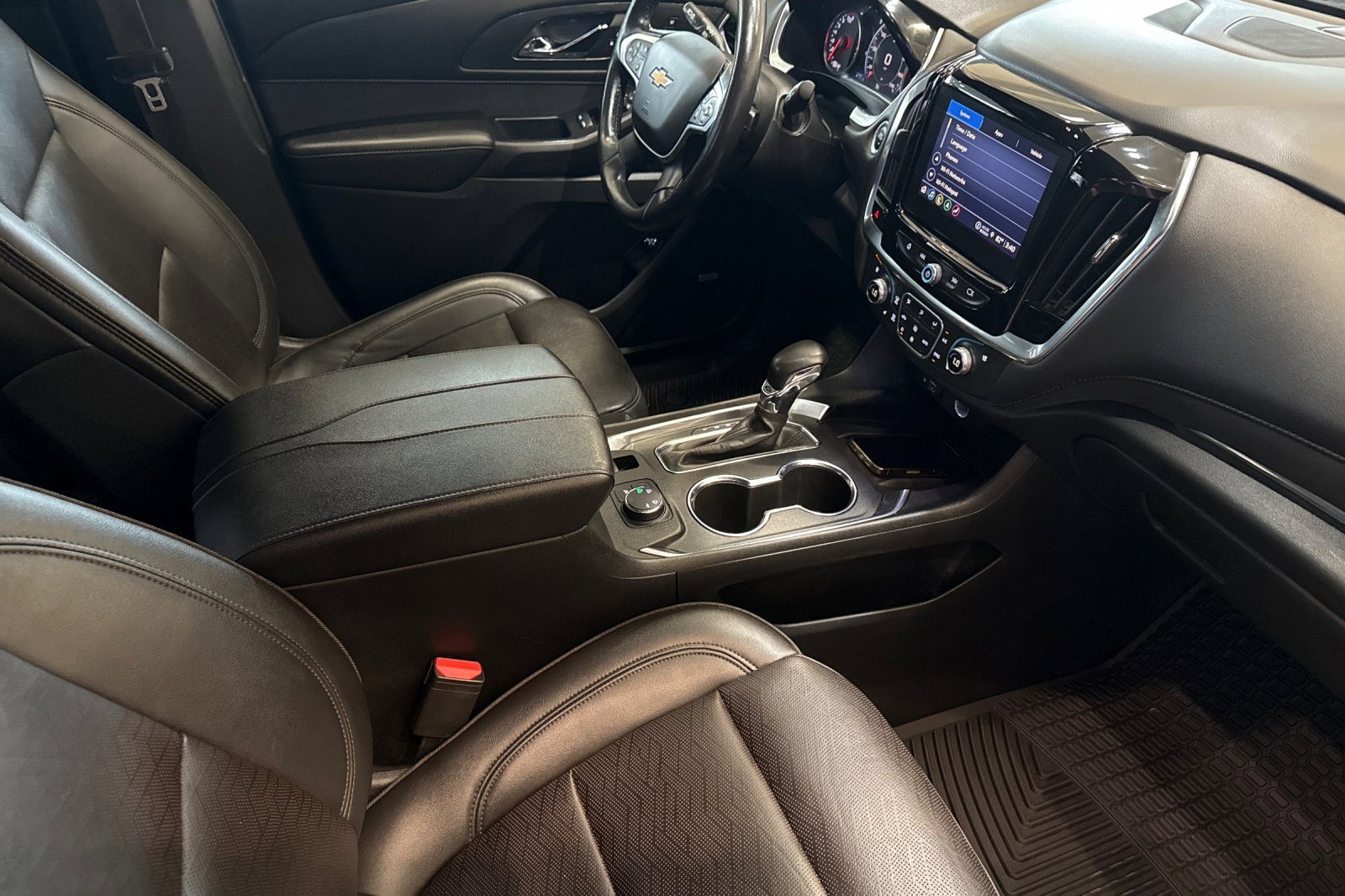 Used 2022 Chevrolet Traverse High Country image 16