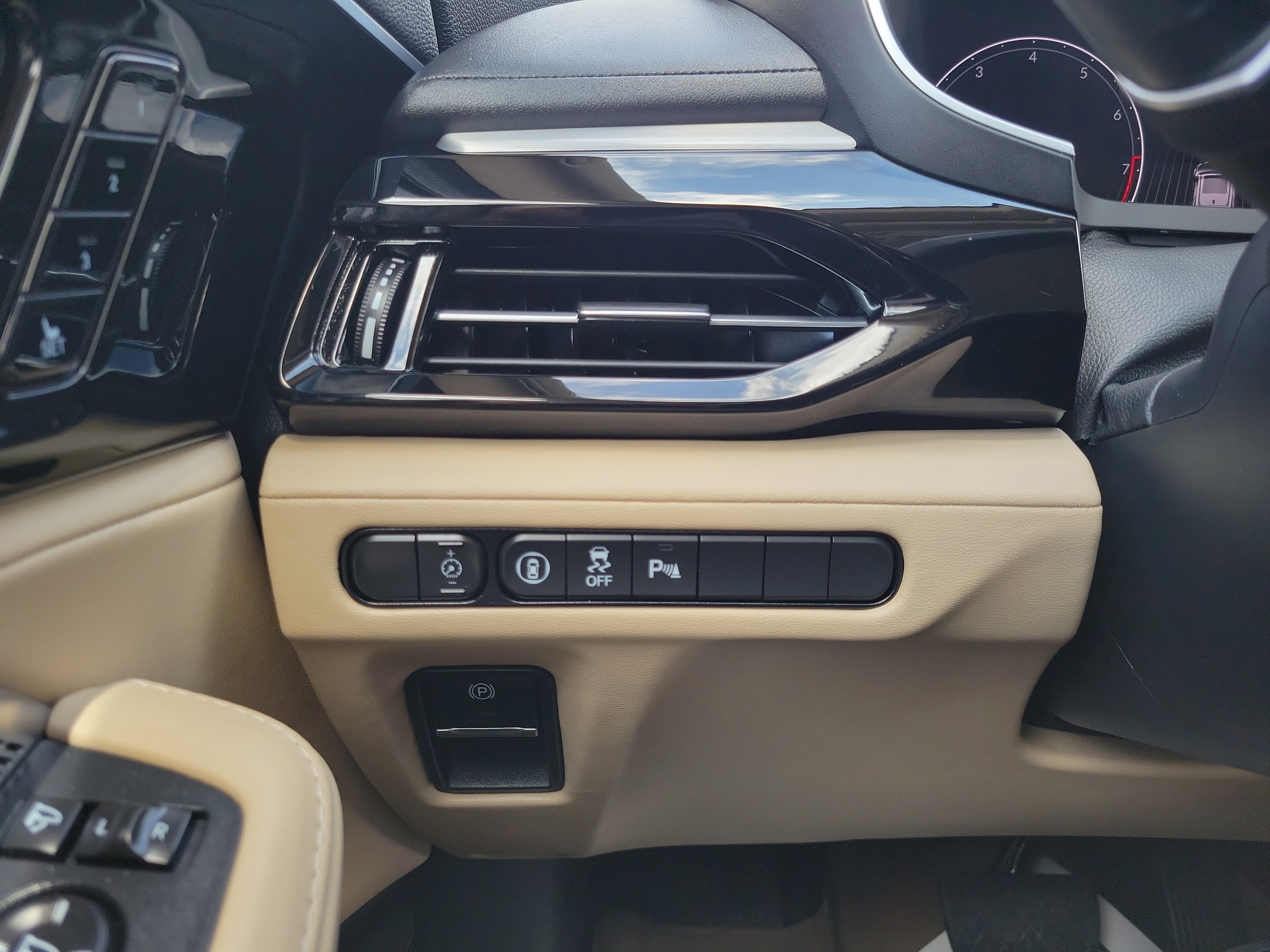 Used 2023 Acura MDX SH-AWD w/ Technology Package image 31