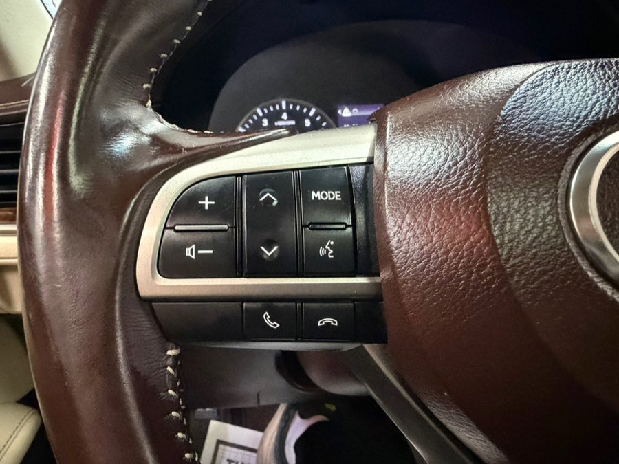 Used 2016 Lexus ES 350 w/ Luxury Package w/Wood Trim image 40