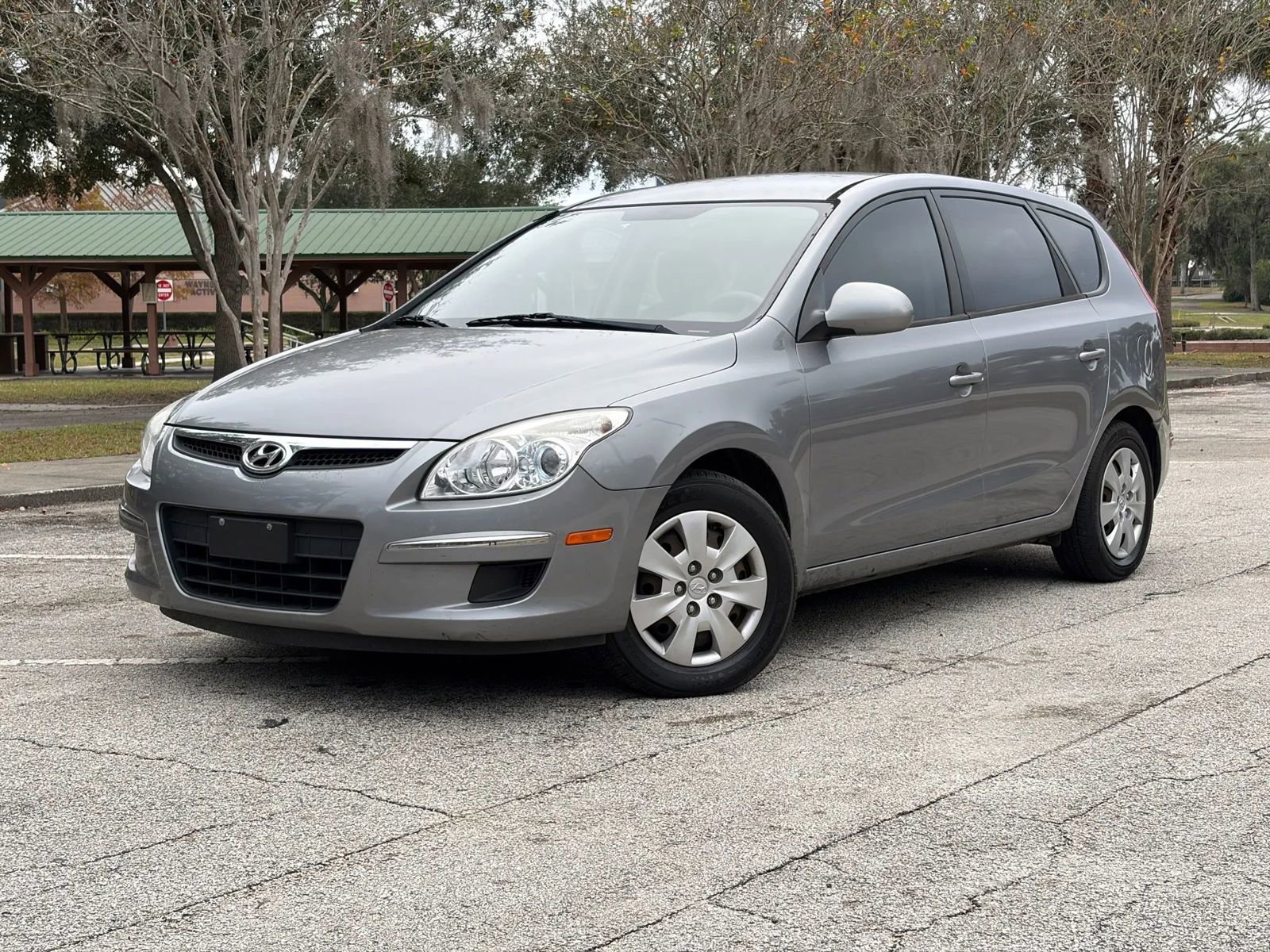 Used 2012 Hyundai Elantra GLS image 1