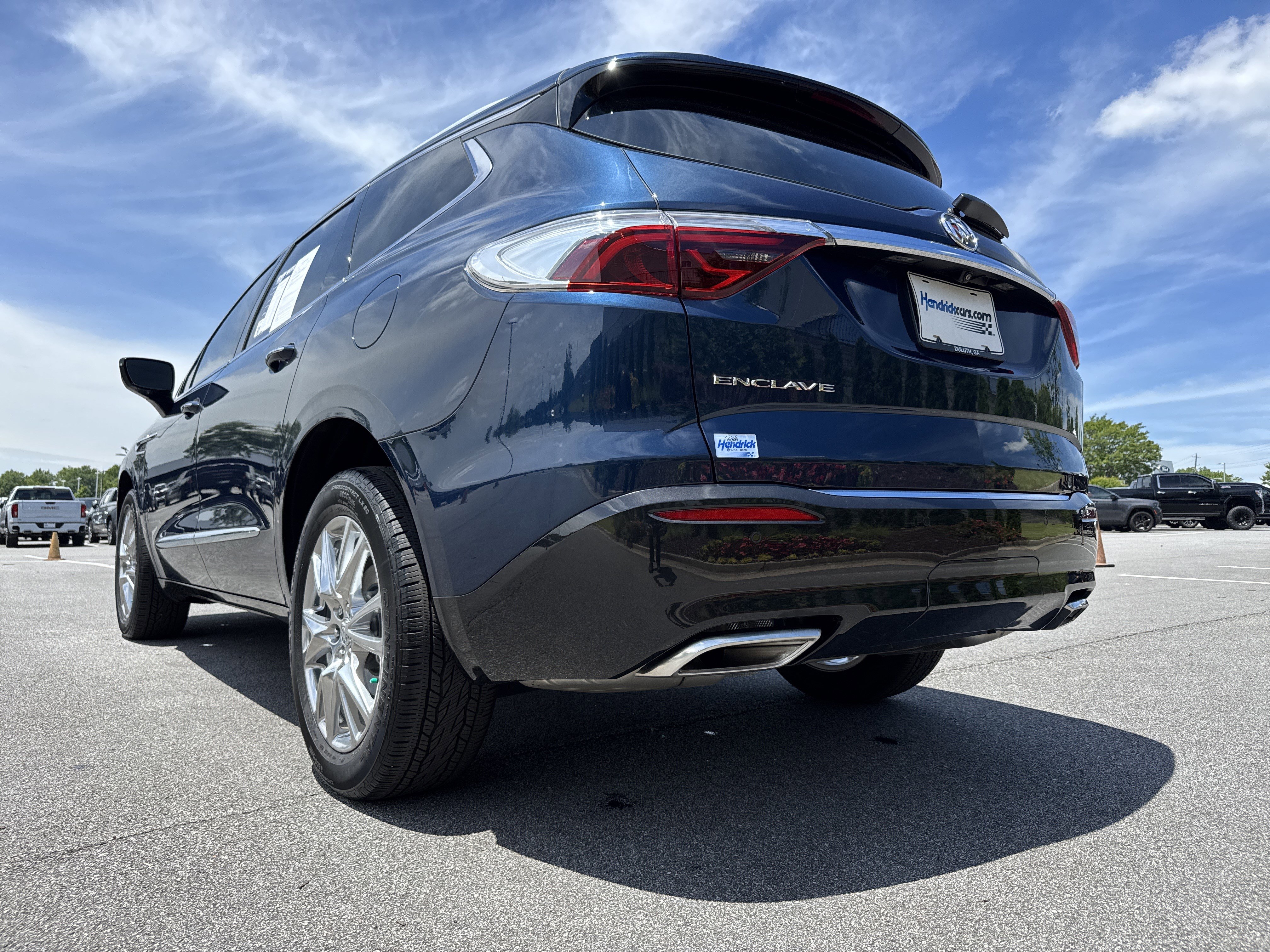 Used 2023 Buick Enclave Essence w/ Experience Buick Package FWD image 8