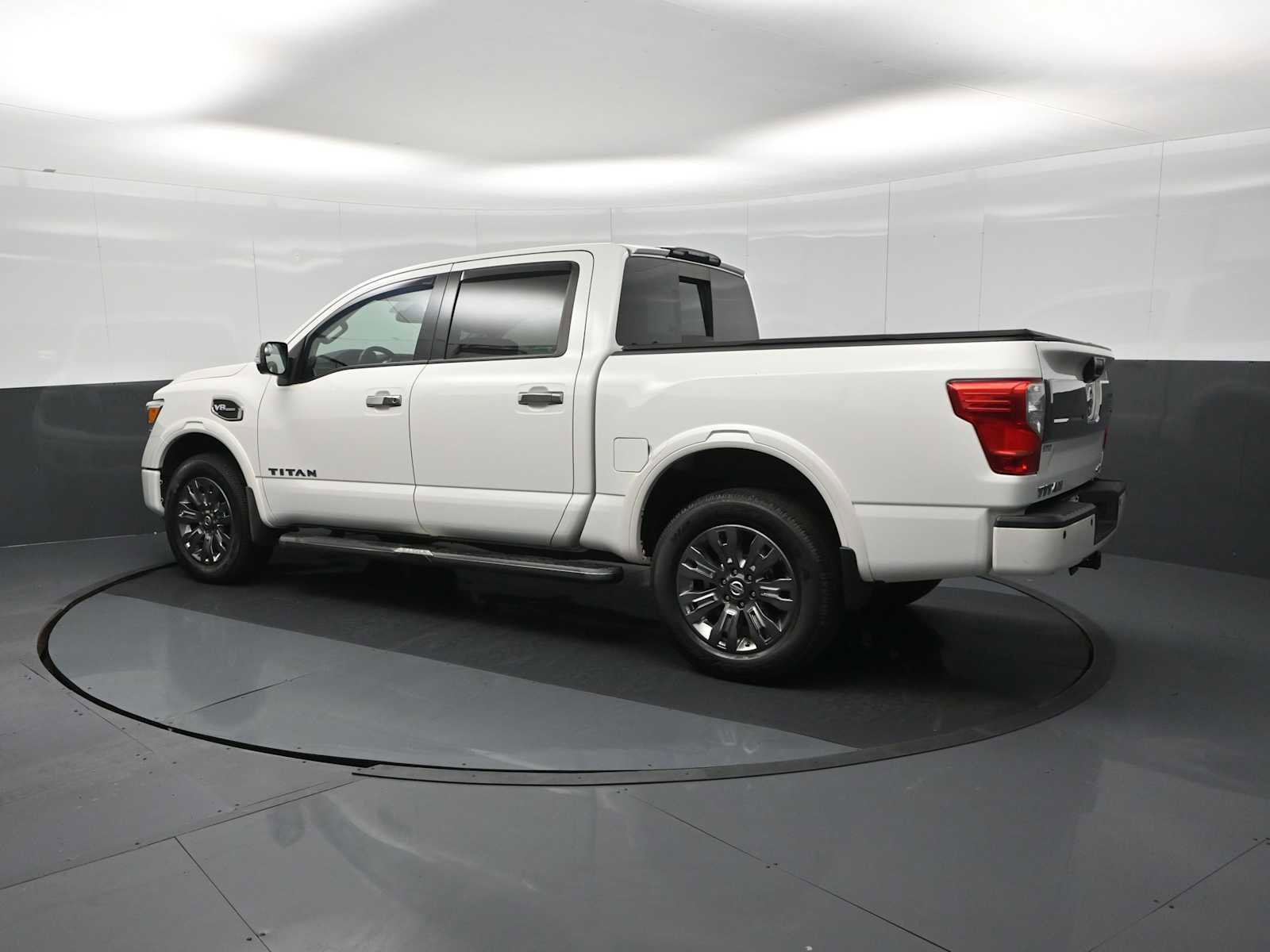 Used 2017 Nissan Titan Platinum Reserve image 6