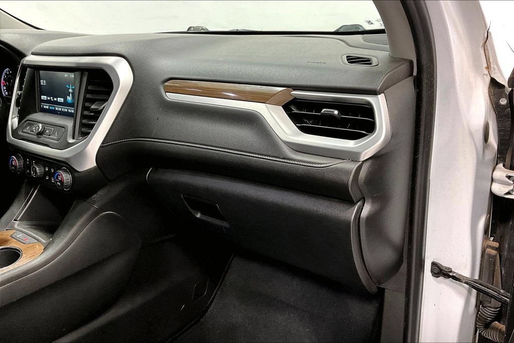 Used 2019 GMC Acadia SLE FWD image 19