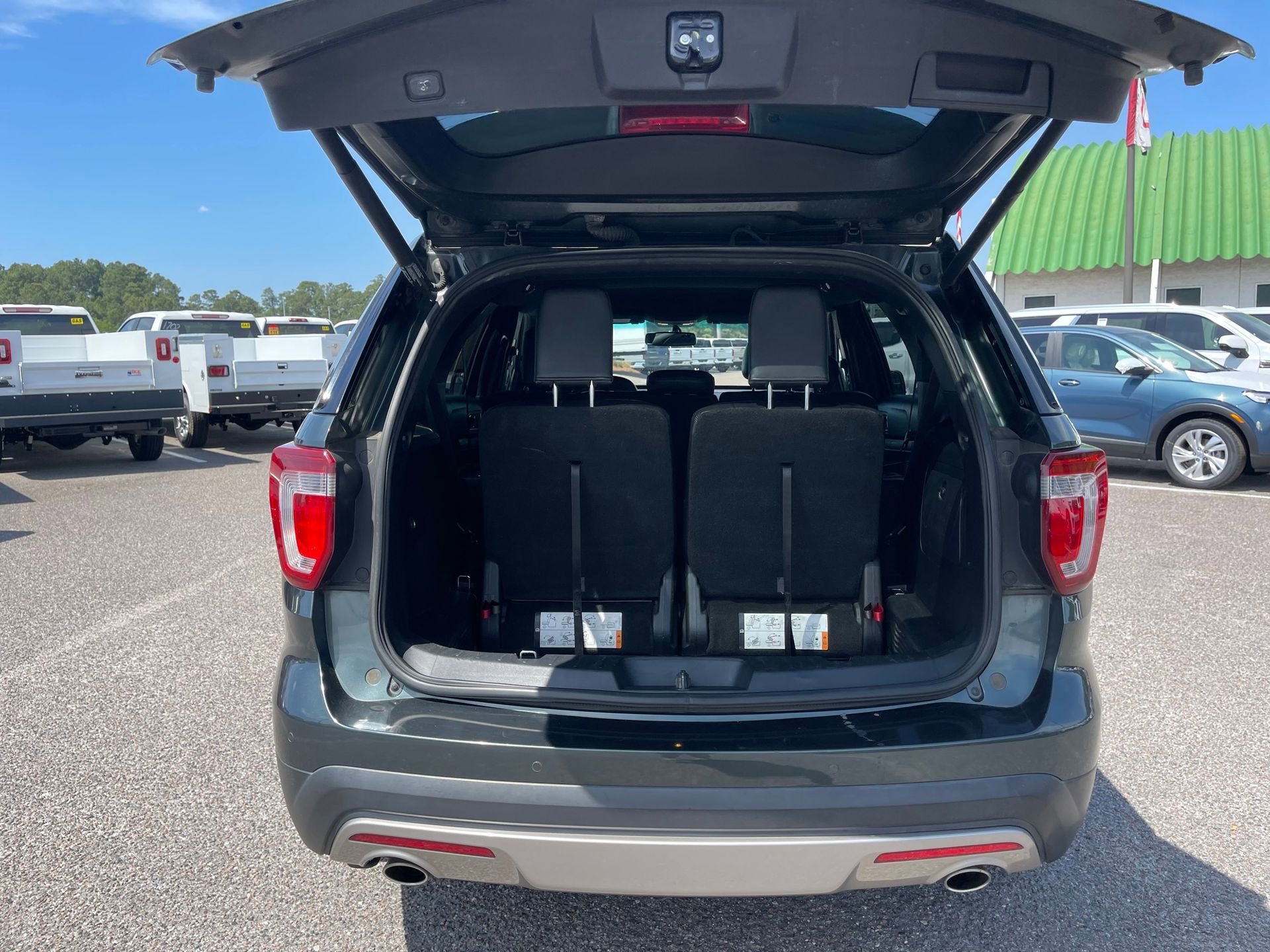 Used 2016 Ford Explorer XLT w/ Equipment Group 202A FWD image 23