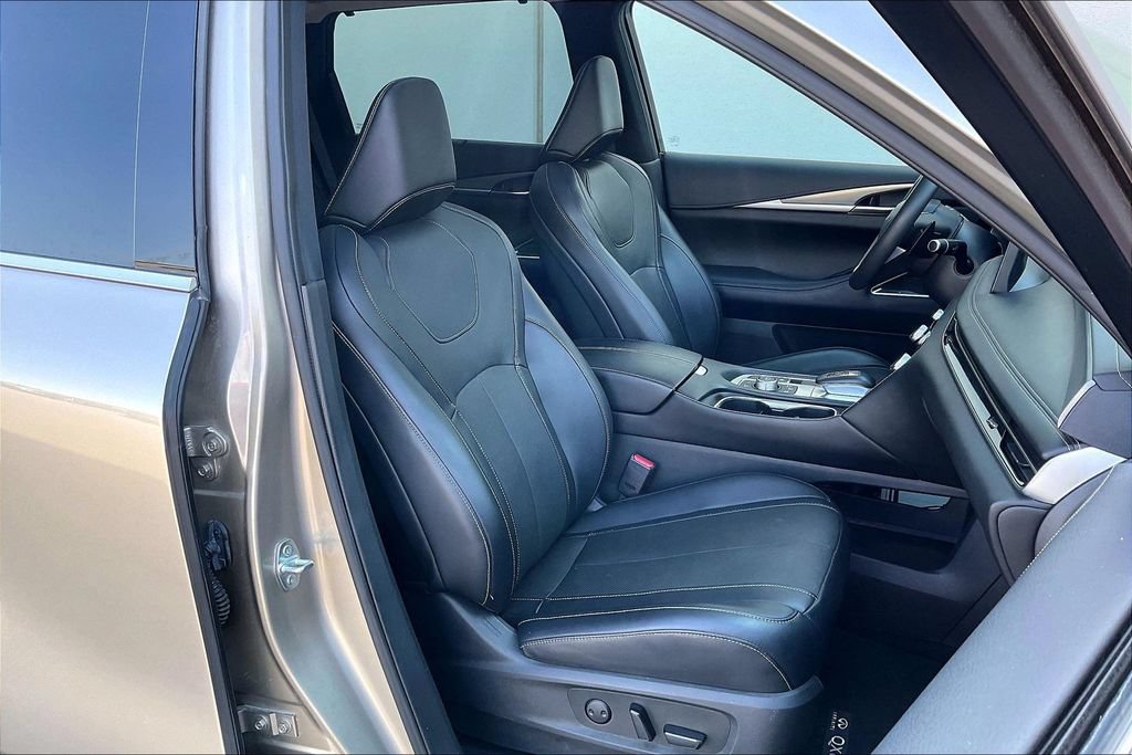 Used 2023 INFINITI QX60 Luxe w/ Vision Package AWD/4WD image 7