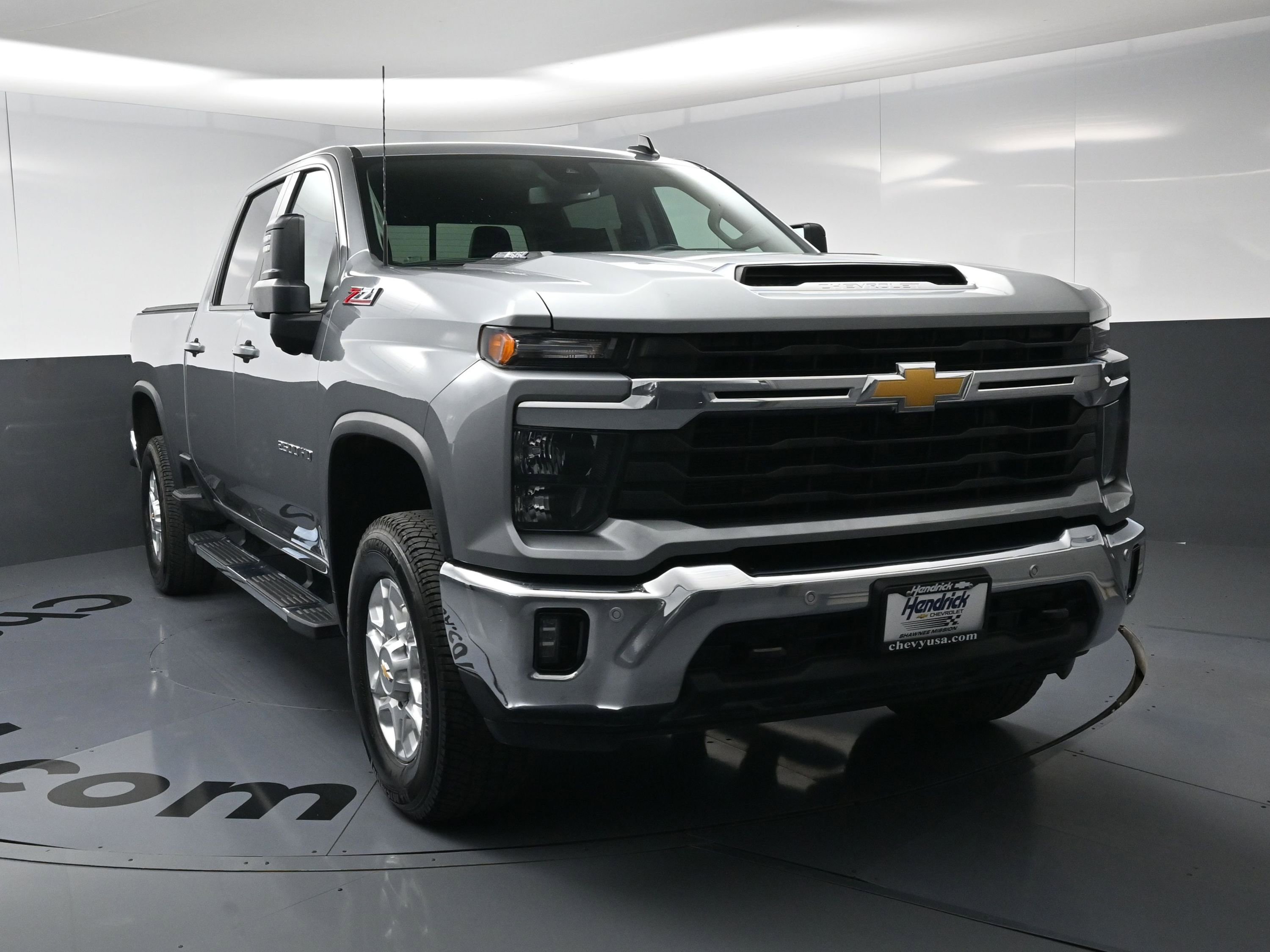 Used 2025 Chevrolet Silverado 2500 LT w/ All Star Edition AWD/4WD image 3