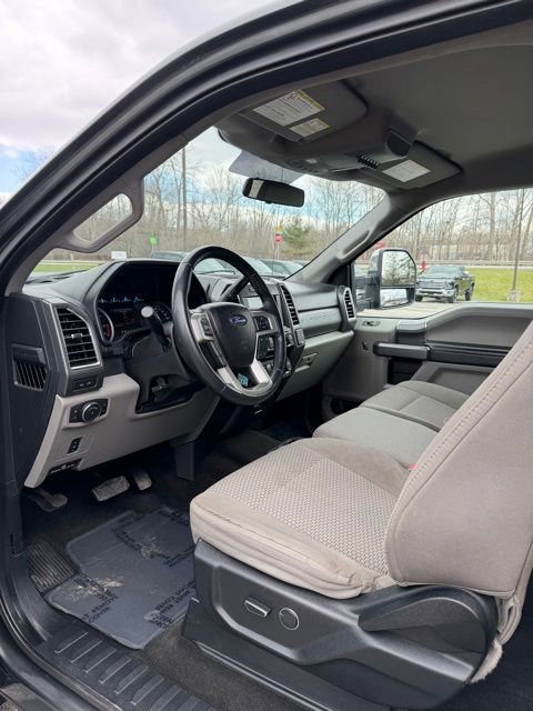 Used 2018 Ford F250 XLT w/ XLT Premium Package image 16
